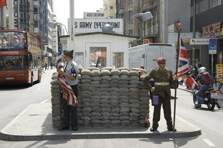 checkpoint-charlie