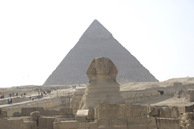 Sfinx og pyramide