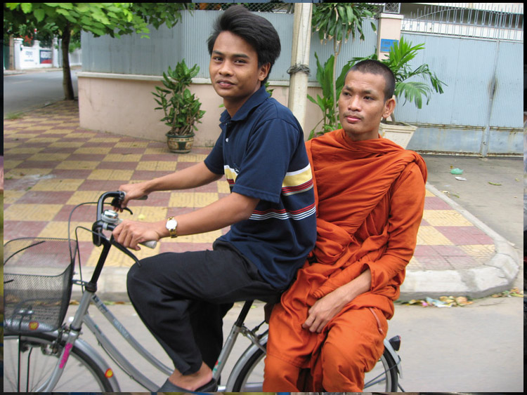 Munketransport i Phnom Penh