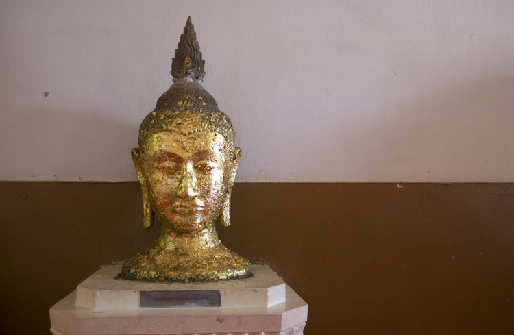 Wat-Mongkhon-Bophit-buddha